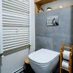 The Quark Modern Designed 2br Apartment Craiova
