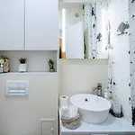 The Quark Modern Designed 2br Apartment Craiova