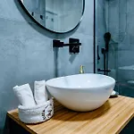 Apartment The Quark Modern Designed 2br