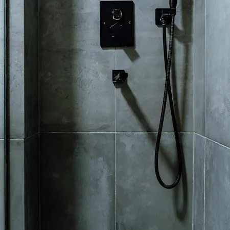 The Quark Modern Designed 2br *