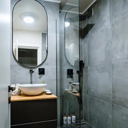 The Quark Modern Designed 2br Lägenhet Craiova