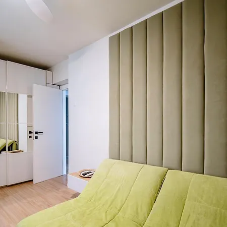 The Quark Modern Designed 2br *