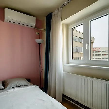 The Quark Modern Designed 2br Lägenhet