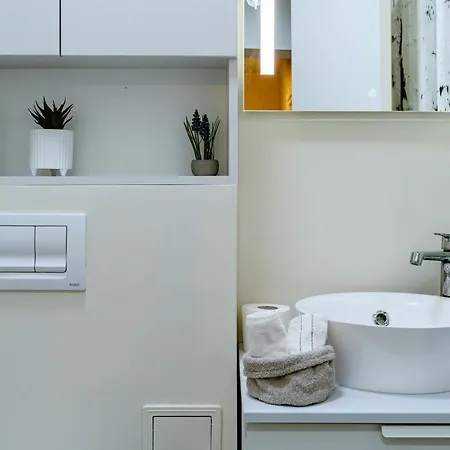 Apartment The Quark Modern Designed 2br