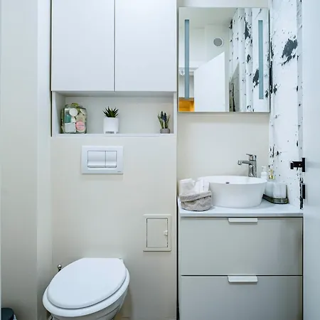 The Quark Modern Designed 2br * Craiova