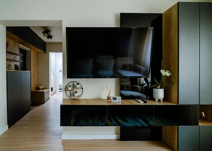 The Quark Modern Designed 2br Apartment *