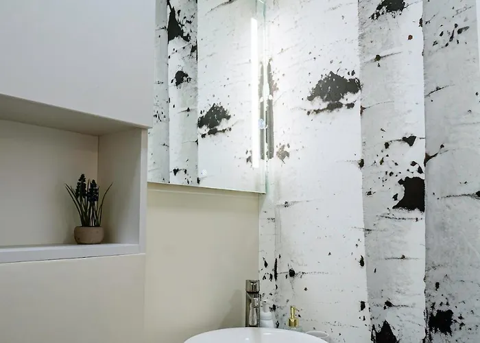 The Quark Modern Designed 2br Craiova