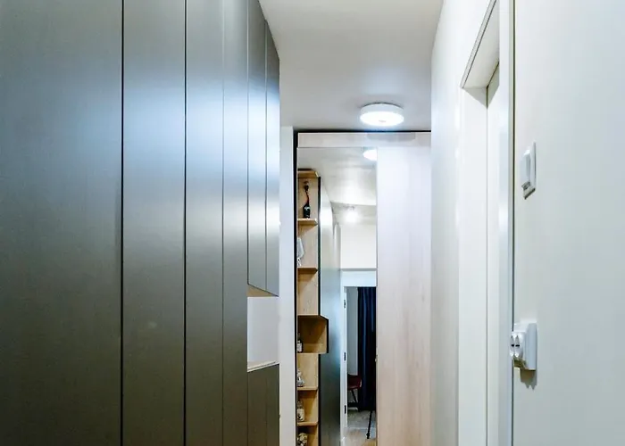 The Quark Modern Designed 2br Apartment *