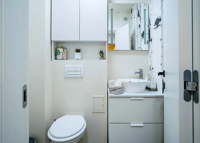 The Quark Modern Designed 2br * Craiova